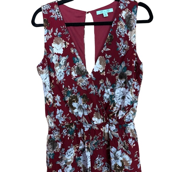 She + Sky Red Floral Sleeveless Cutout Back Crochet Hem Summer Romper Playsuit M - Picture 2 of 8
